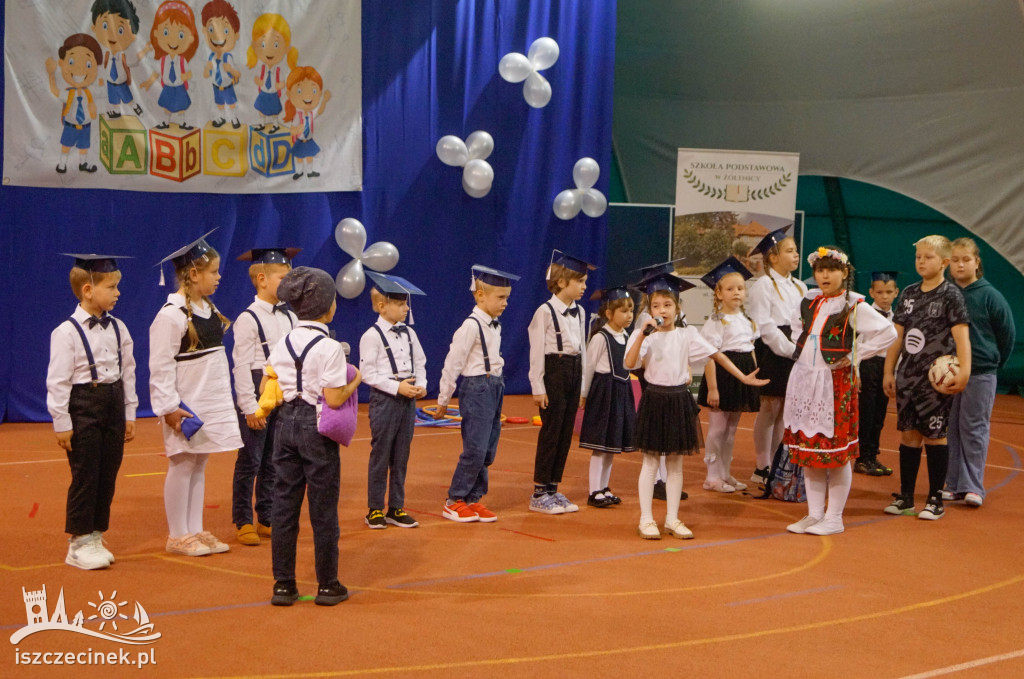 Dzień Edukacji Narodowej w Żółtnicy. Wzruszenia, gratulacje i pasowanie pierwszoklasistów
