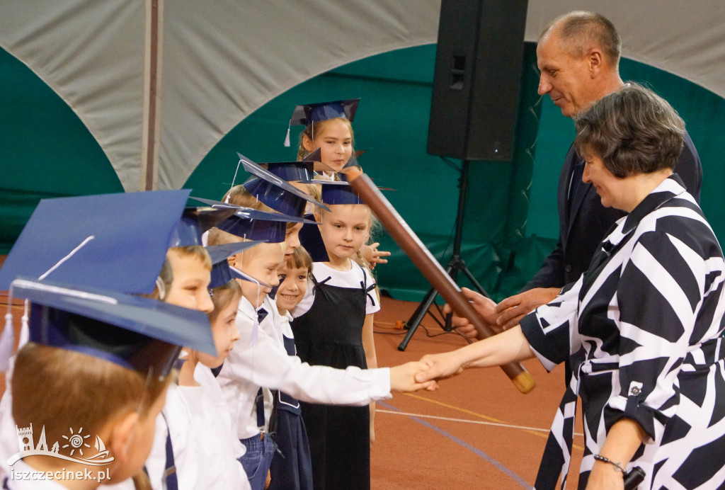 Dzień Edukacji Narodowej w Żółtnicy. Wzruszenia, gratulacje i pasowanie pierwszoklasistów