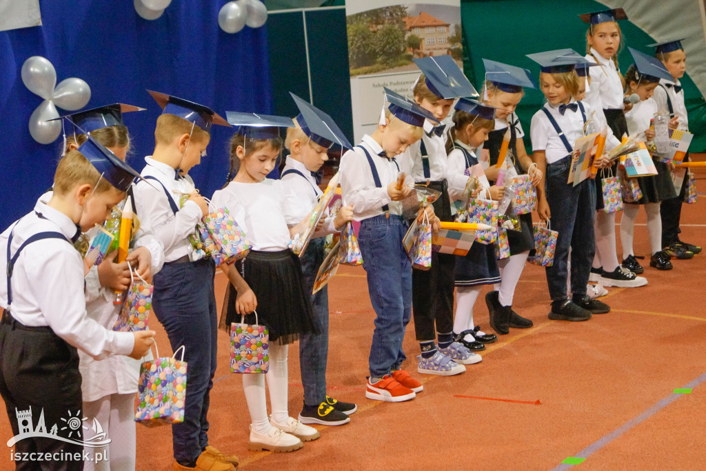 Dzień Edukacji Narodowej w Żółtnicy. Wzruszenia, gratulacje i pasowanie pierwszoklasistów