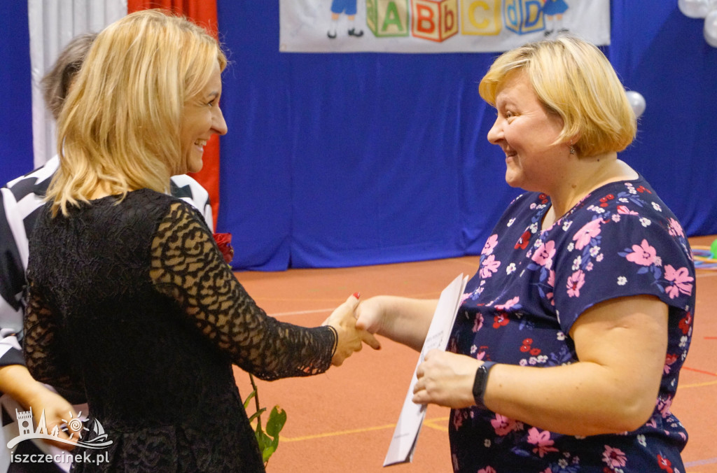 Dzień Edukacji Narodowej w Żółtnicy. Wzruszenia, gratulacje i pasowanie pierwszoklasistów
