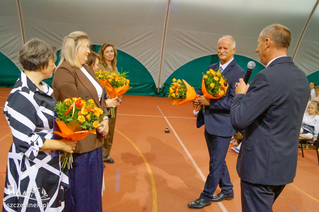 Dzień Edukacji Narodowej w Żółtnicy. Wzruszenia, gratulacje i pasowanie pierwszoklasistów