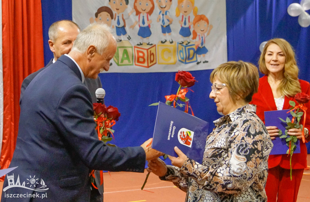 Dzień Edukacji Narodowej w Żółtnicy. Wzruszenia, gratulacje i pasowanie pierwszoklasistów