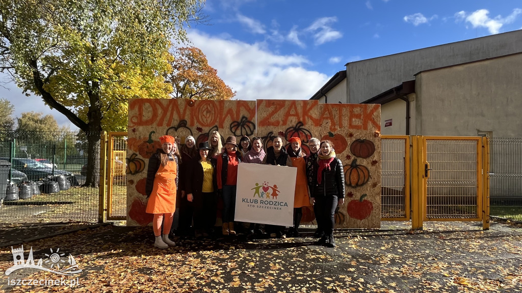 Rodzinny festyn w złoto-pomarańczowych barwach