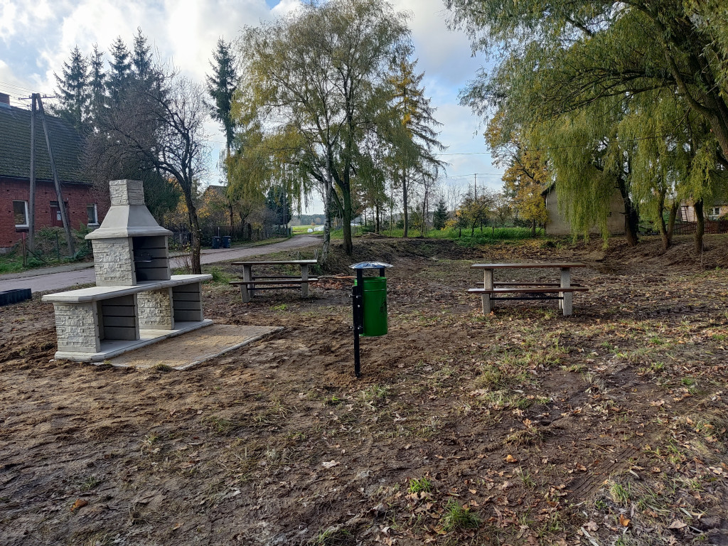 Nowe miejsca rekreacji w Grabowie i Dołgiem dzięki grantom PSE