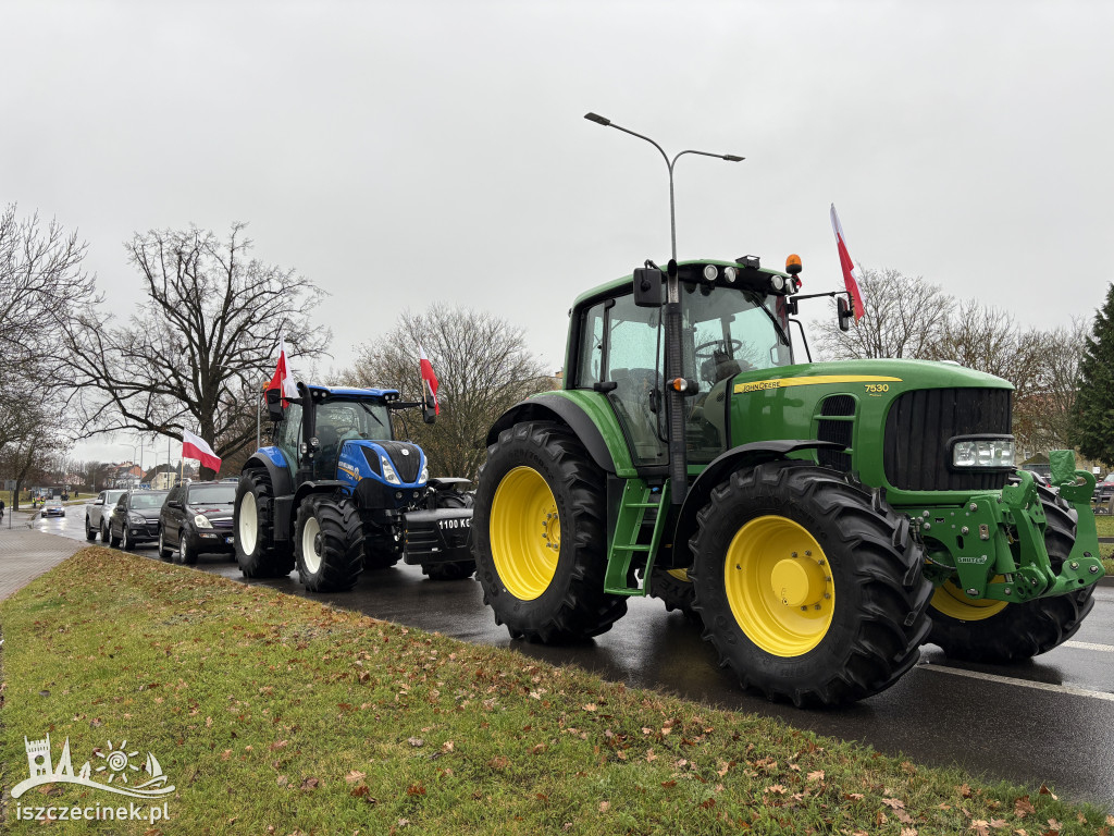 Rolnicy zablokowali ulicę Jana Pawła II.