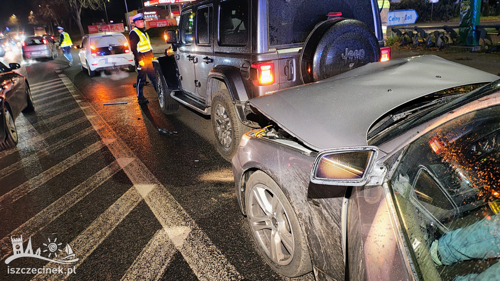 Trzy auta zderzyły się na ul. Cieślaka