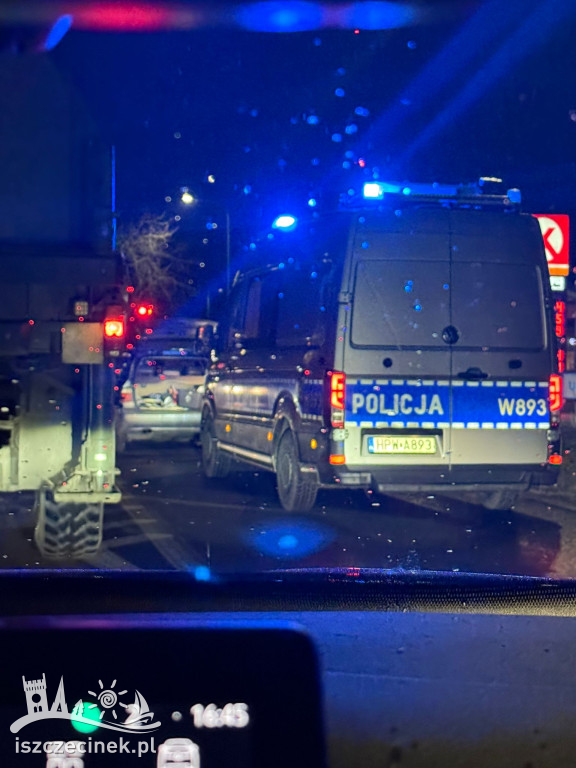 Trzy auta zderzyły się na ul. Cieślaka