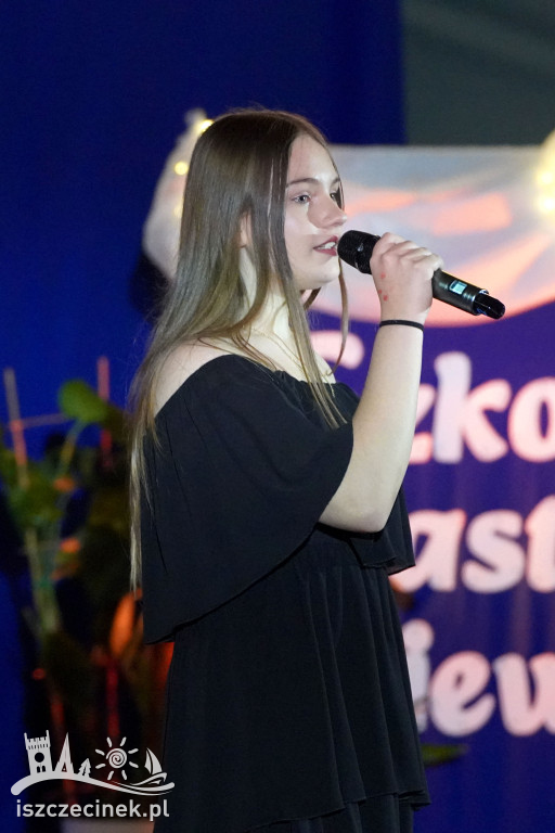 Uczniowie i nauczyciele świętują jubileusz