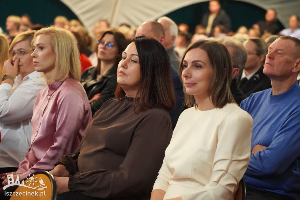 Uczniowie i nauczyciele świętują jubileusz