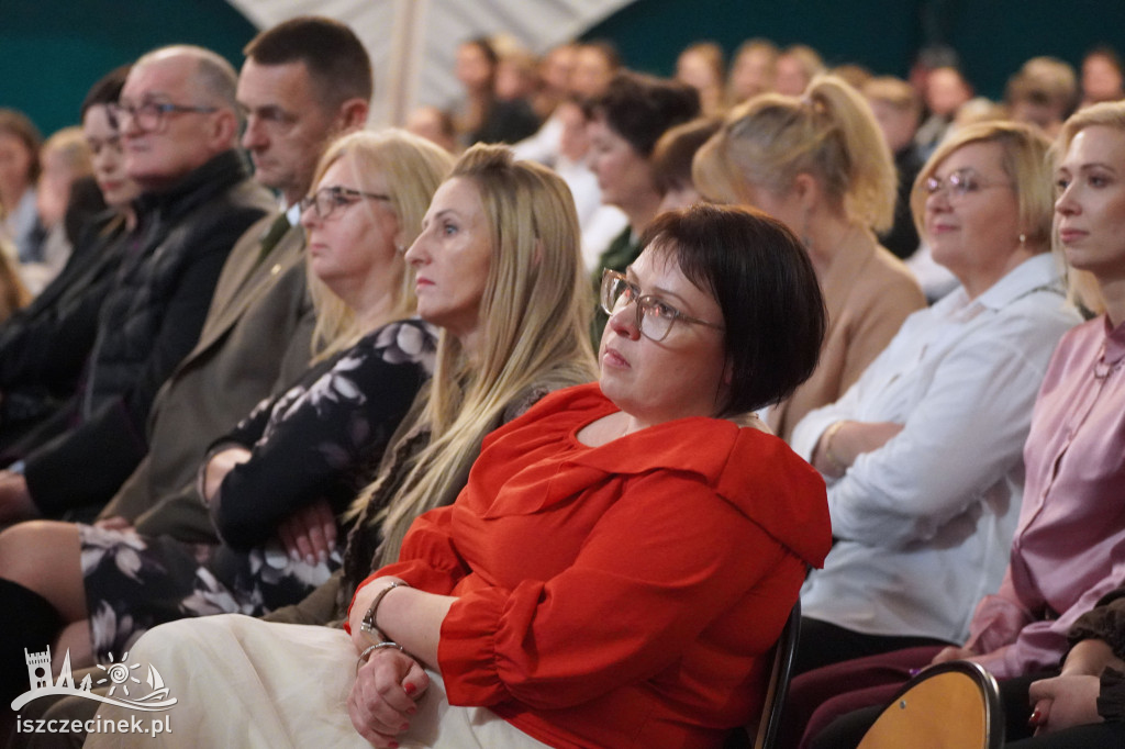 Uczniowie i nauczyciele świętują jubileusz