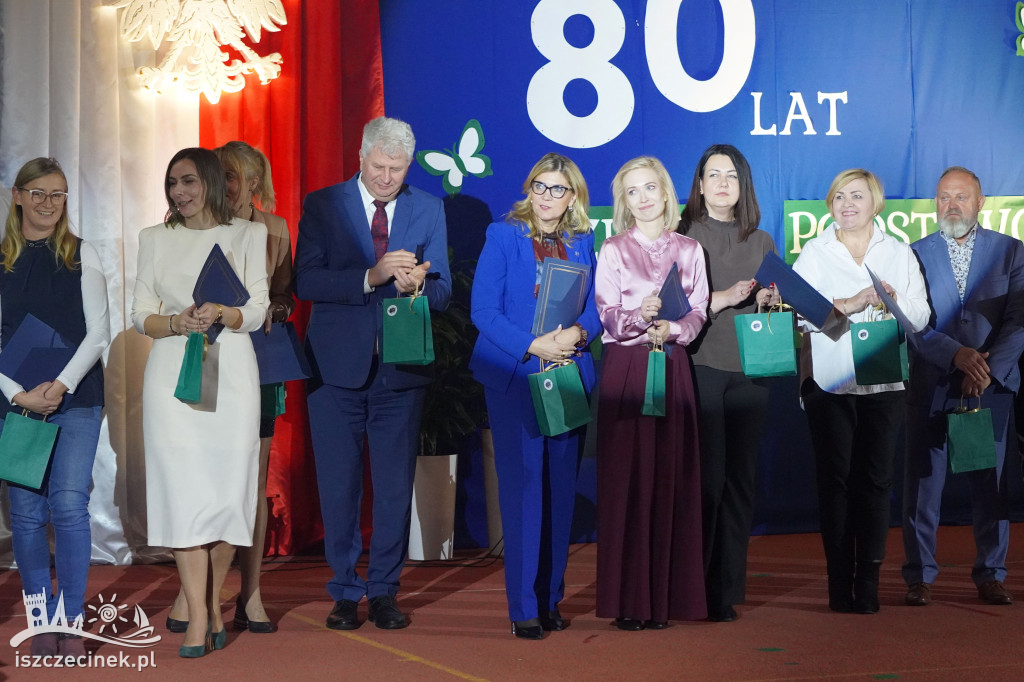 Uczniowie i nauczyciele świętują jubileusz