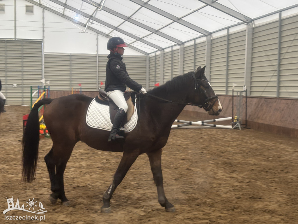 III halowy sparing w Stajni Biskupice otworzył sezon