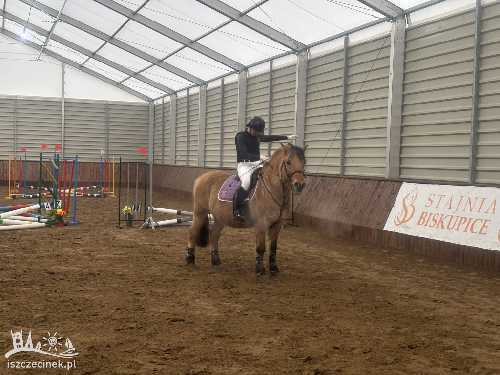 III halowy sparing w Stajni Biskupice otworzył sezon