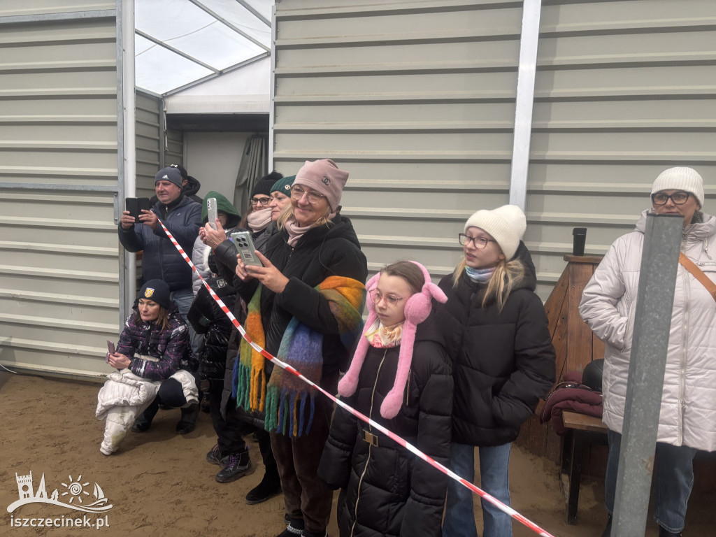 III halowy sparing w Stajni Biskupice otworzył sezon