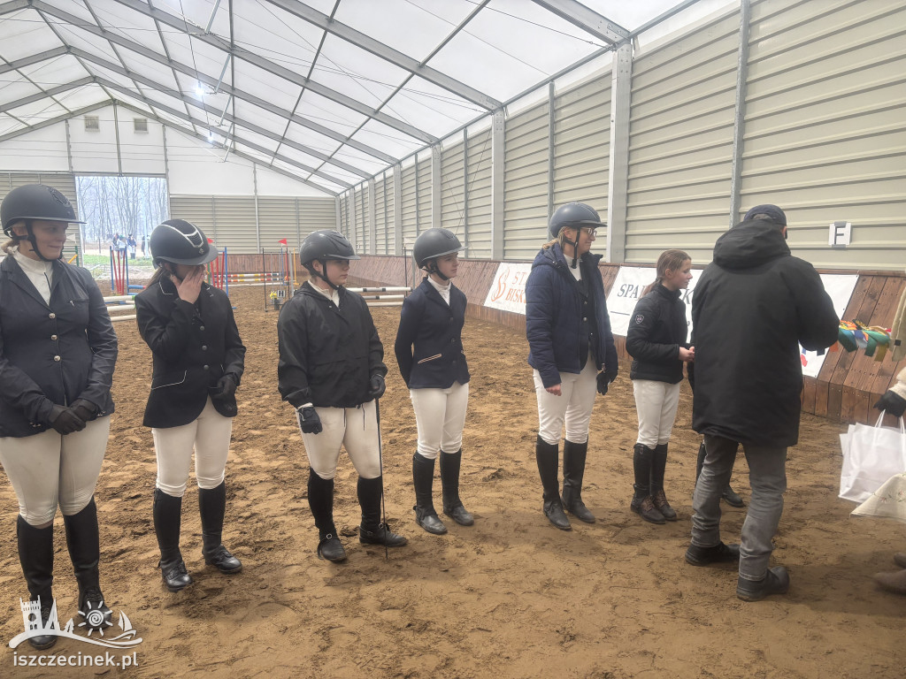 III halowy sparing w Stajni Biskupice otworzył sezon