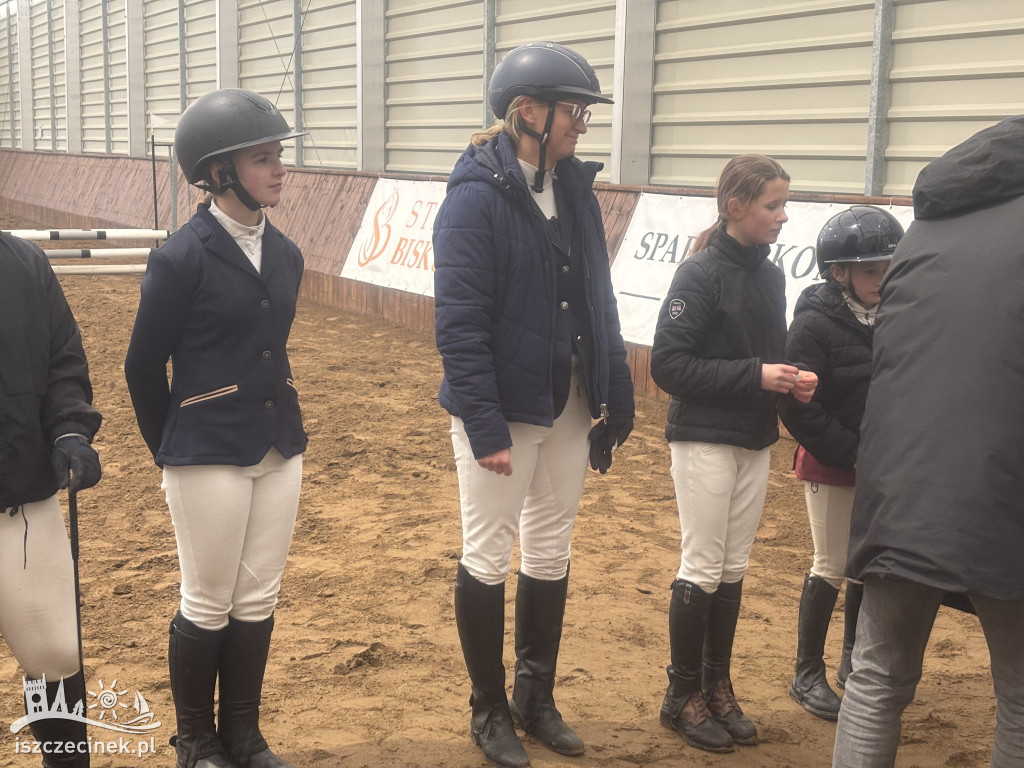 III halowy sparing w Stajni Biskupice otworzył sezon