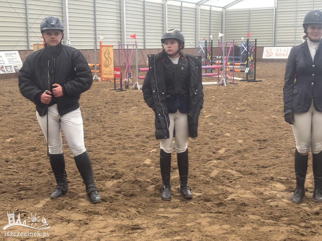 III halowy sparing w Stajni Biskupice otworzył sezon