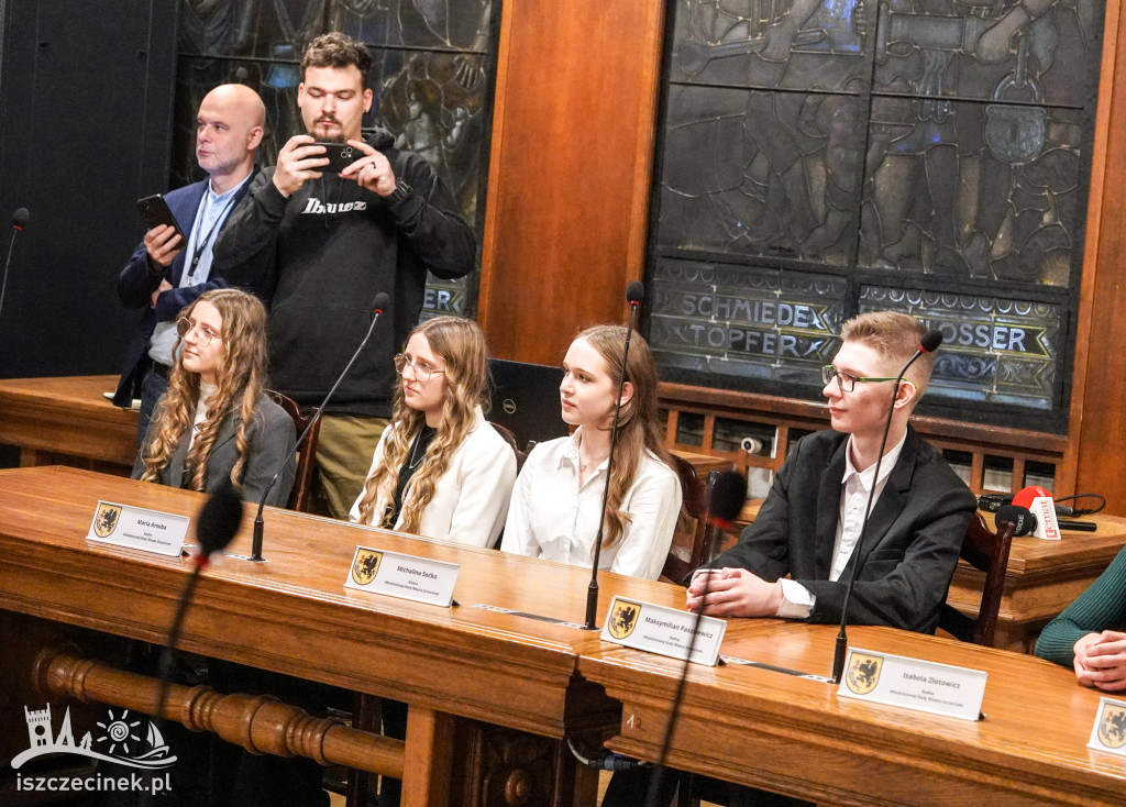 Ślubowanie Młodzieżowej Rady Miasta w obiektywie