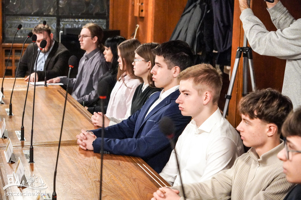 Ślubowanie Młodzieżowej Rady Miasta w obiektywie