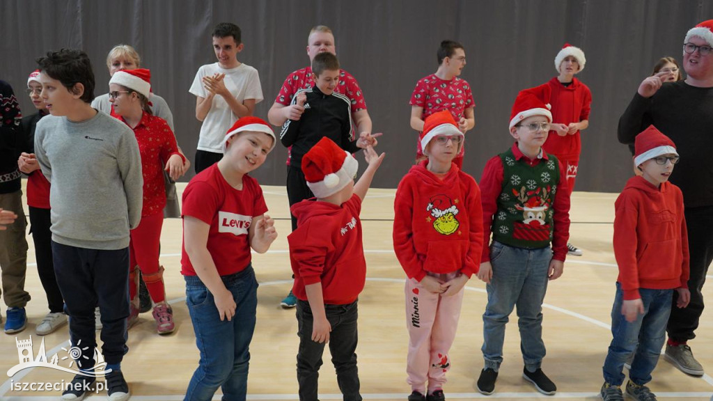 Mikołajkowa wizyta starostów w SOSW i Domu Dziecka