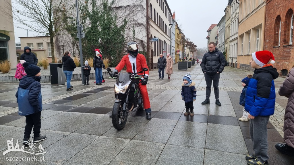 Moto Mikołaje na ulicach Szczecinka