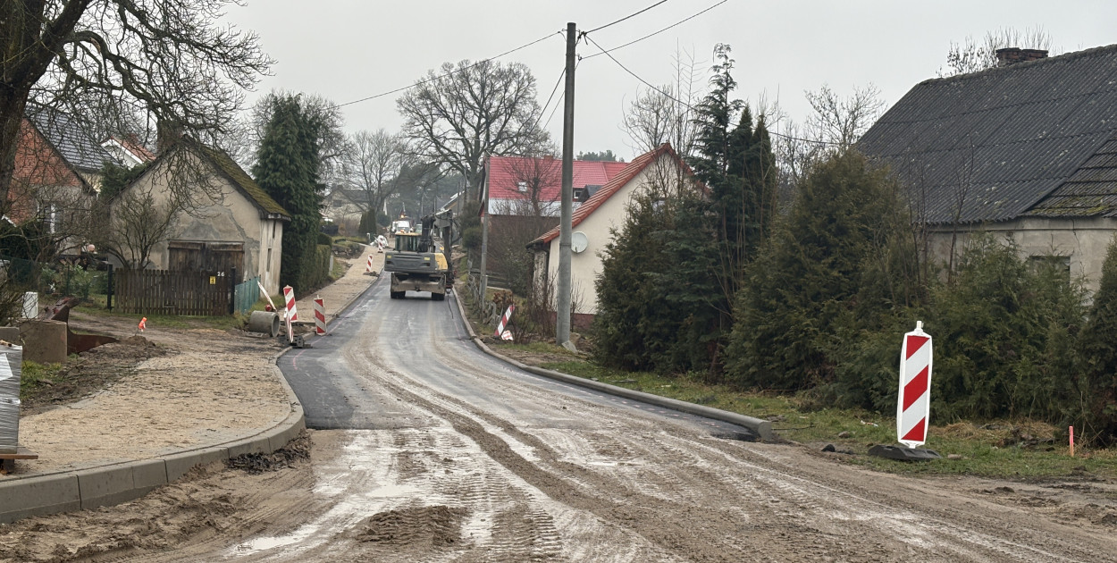 Tak powstaje nowa droga w Sporem