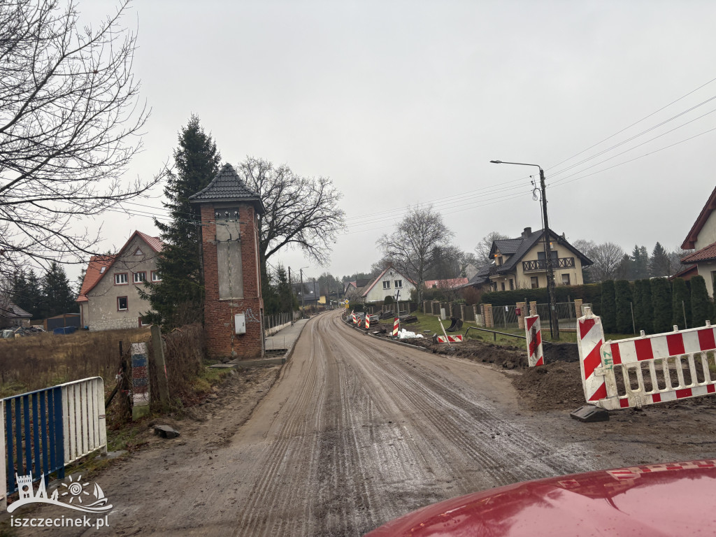 Tak powstaje nowa droga w Sporem