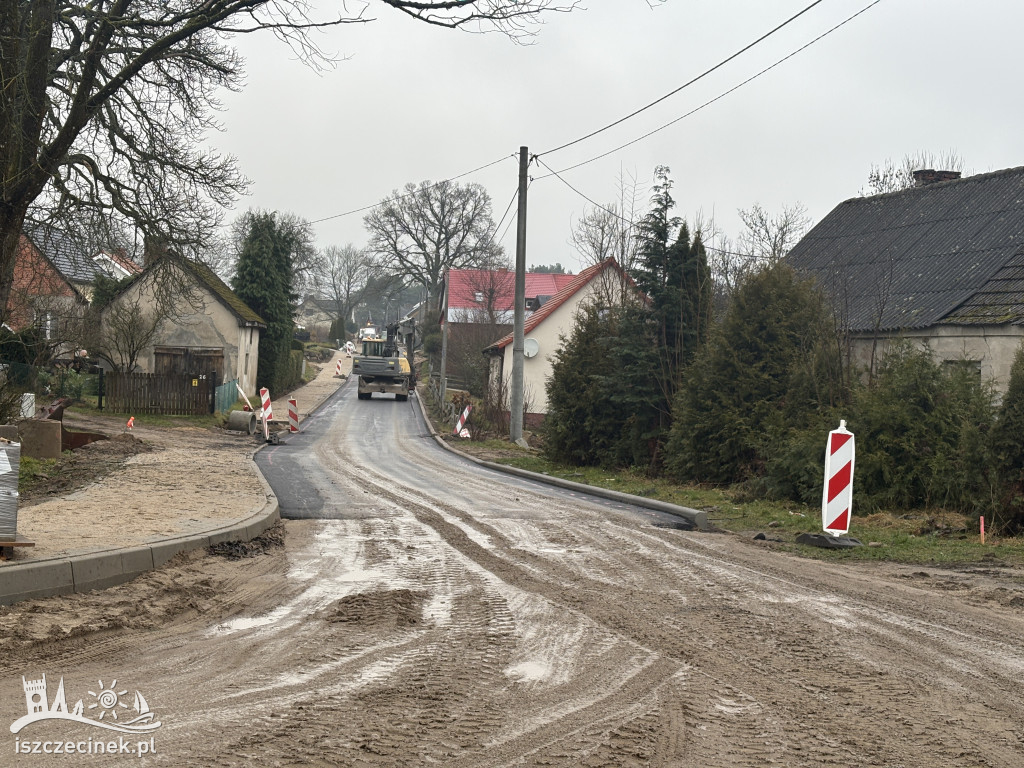 Tak powstaje nowa droga w Sporem