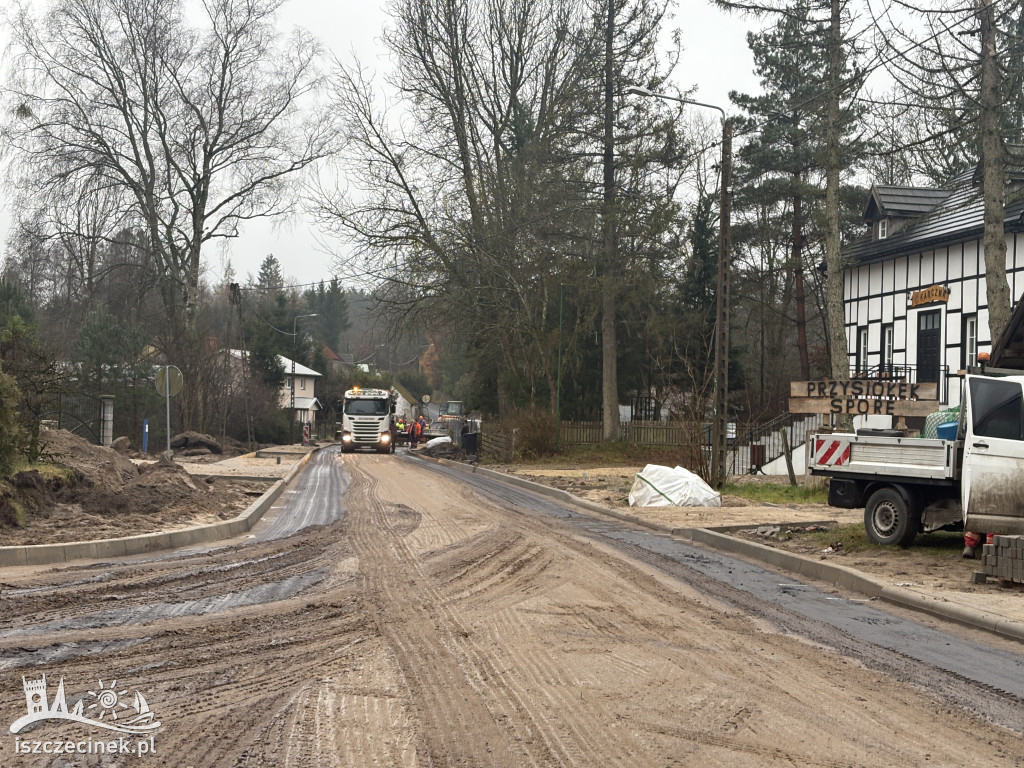 Tak powstaje nowa droga w Sporem