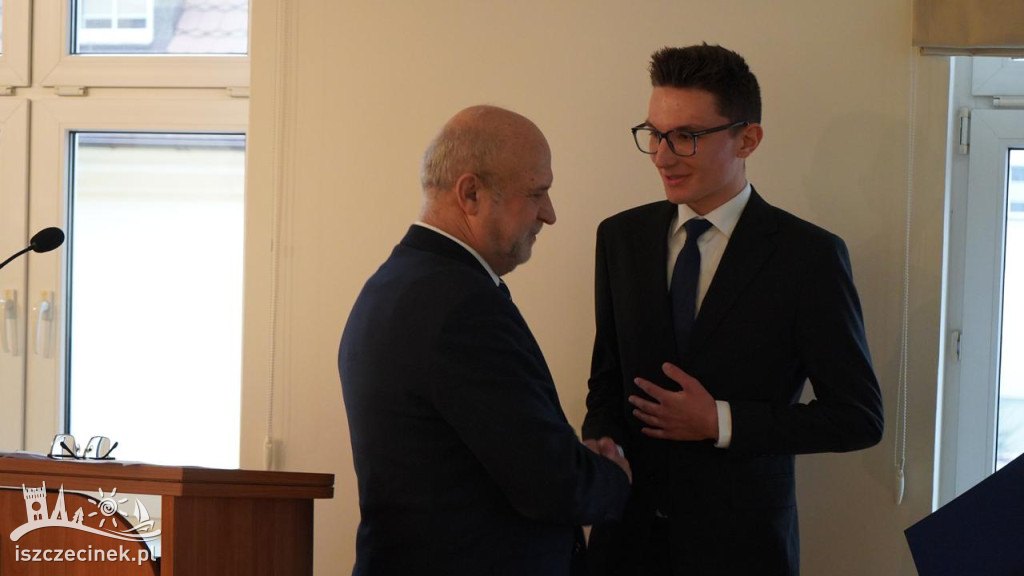 Nagrody i stypendia Powiatu Szczecineckiego rozdane- zobacz listę