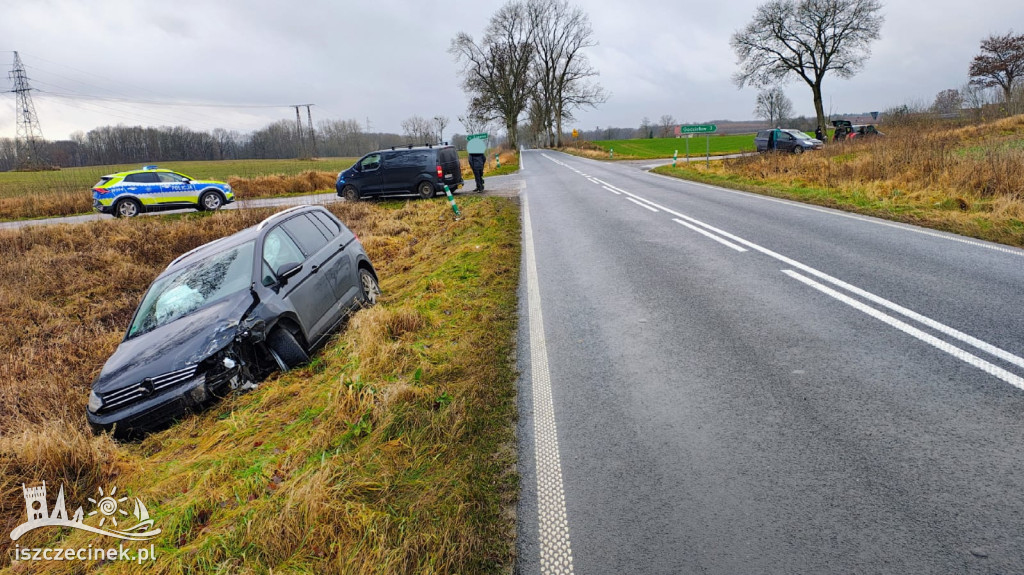 Kolizja dwóch aut na DW171 w Przestawach