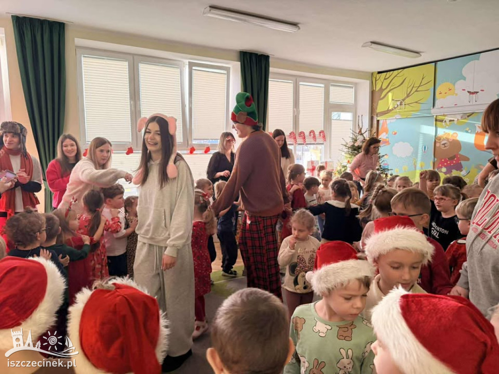 Licealiści z I LO zagrali po angielsku dla przedszkolaków z „Misia”.