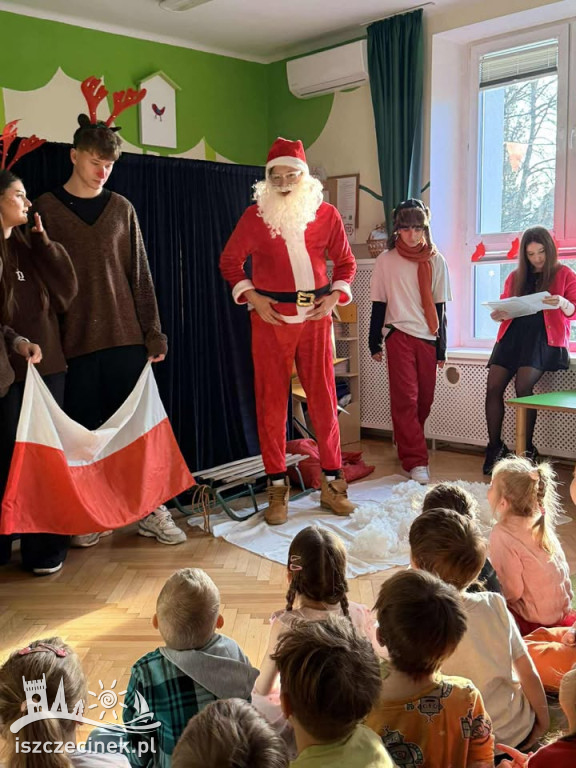 Licealiści z I LO zagrali po angielsku dla przedszkolaków z „Misia”.