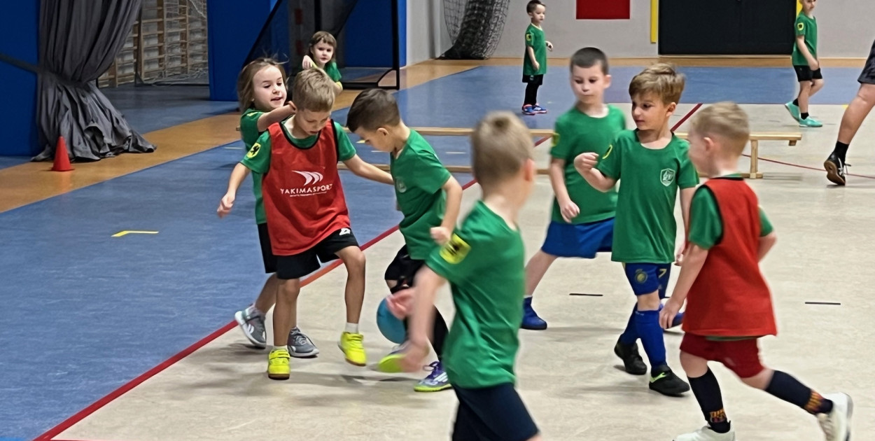 Uśmiechy, medale i piłka. Skrzat Cup 2025