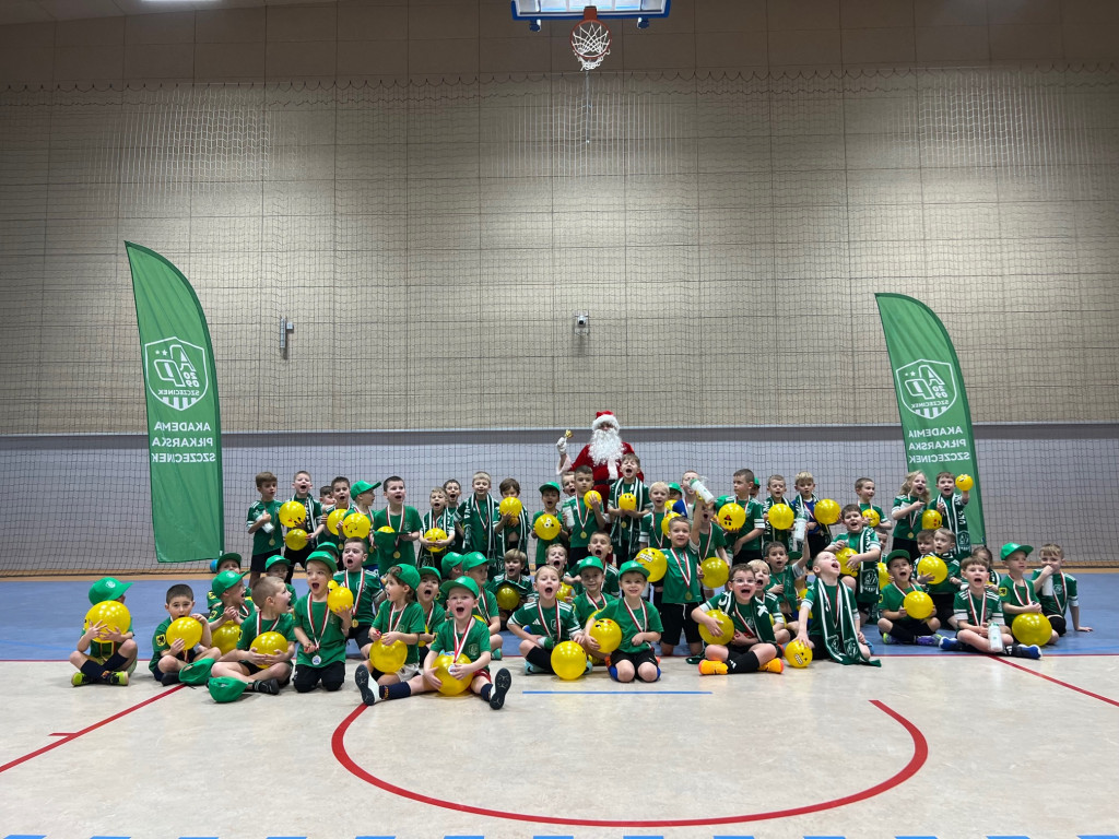 Uśmiechy, medale i piłka. Skrzat Cup 2025