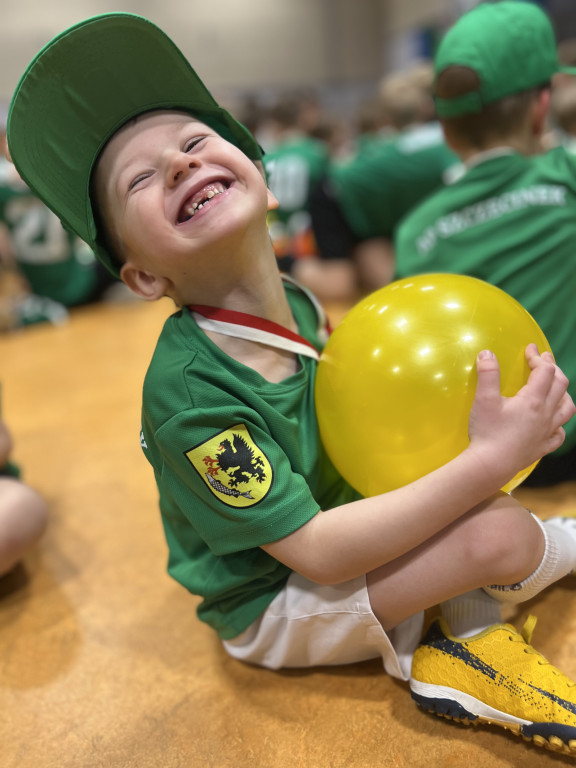 Uśmiechy, medale i piłka. Skrzat Cup 2025