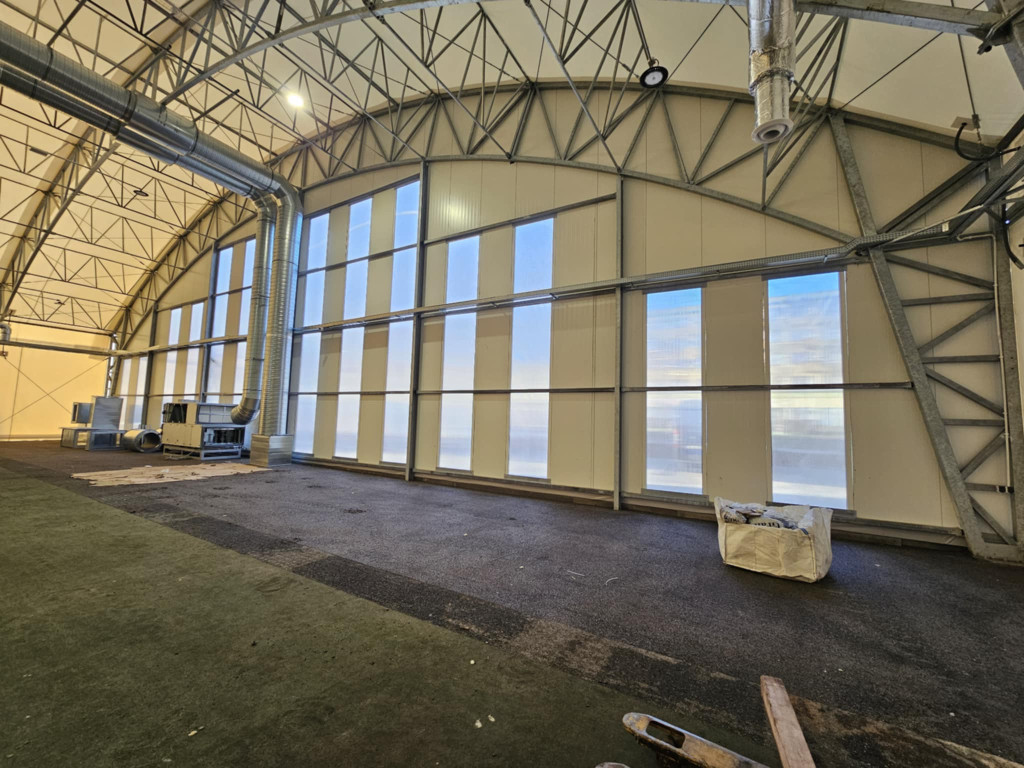 Zadaszone boisko przy ZST w obiektywie