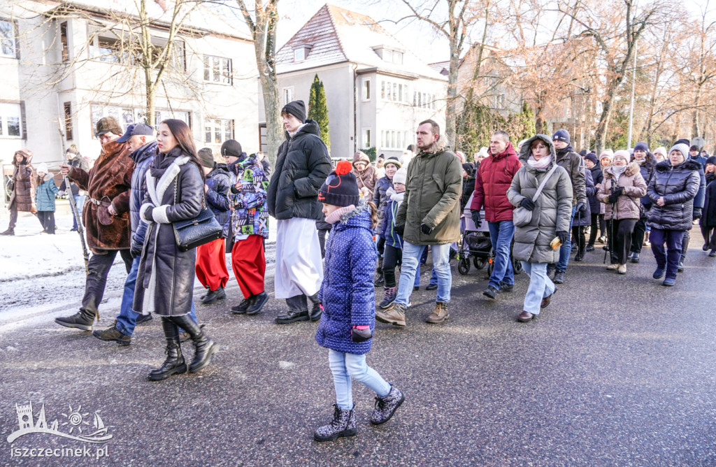 Orszak Trzech Króli przeszedł ulicami Szczecinka