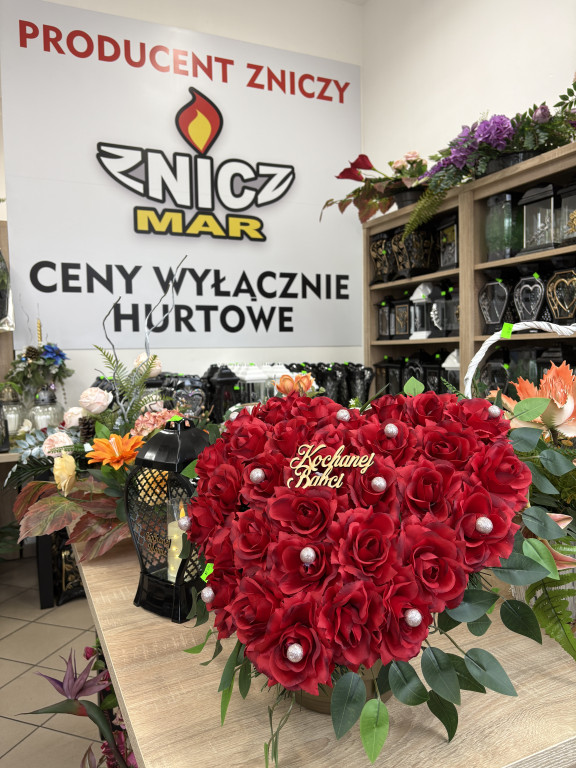 Znicze i wiązanki na Dzień Babci i Dziadka