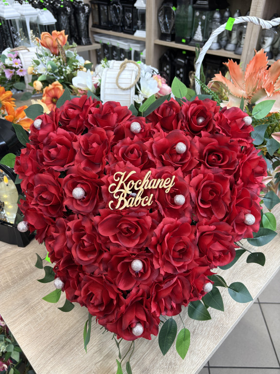 Znicze i wiązanki na Dzień Babci i Dziadka