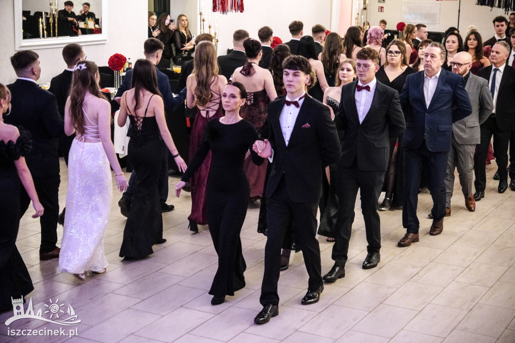 Studniówka Ekonomika w Szczecinku. Bal maturzystów