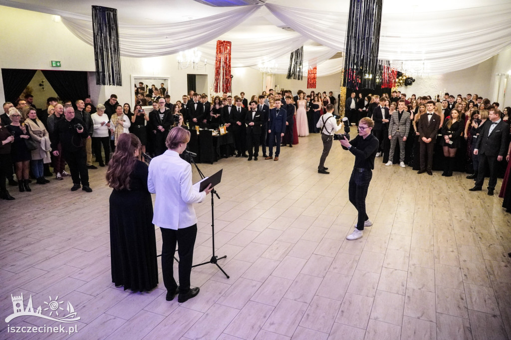 Studniówka Ekonomika w Szczecinku. Bal maturzystów