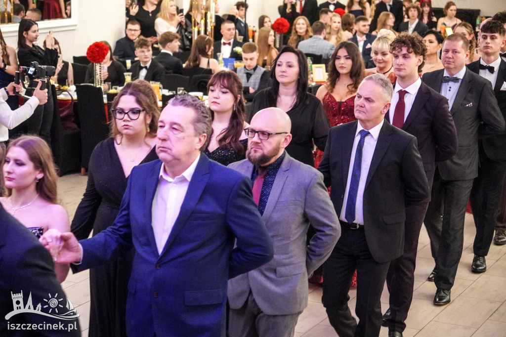 Studniówka Ekonomika w Szczecinku. Bal maturzystów