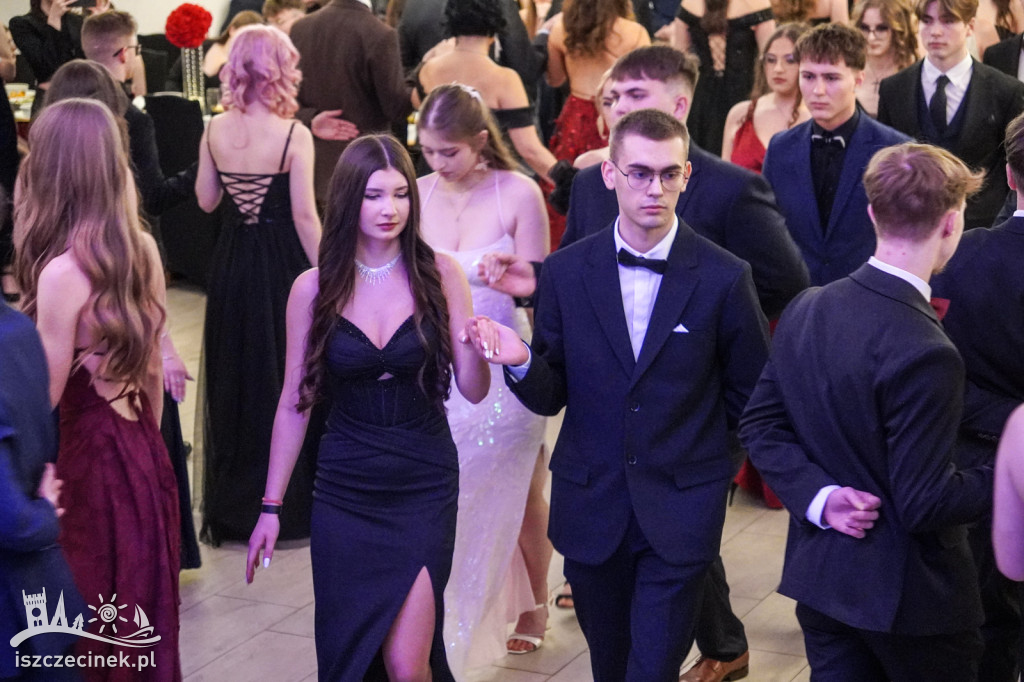 Studniówka Ekonomika w Szczecinku. Bal maturzystów