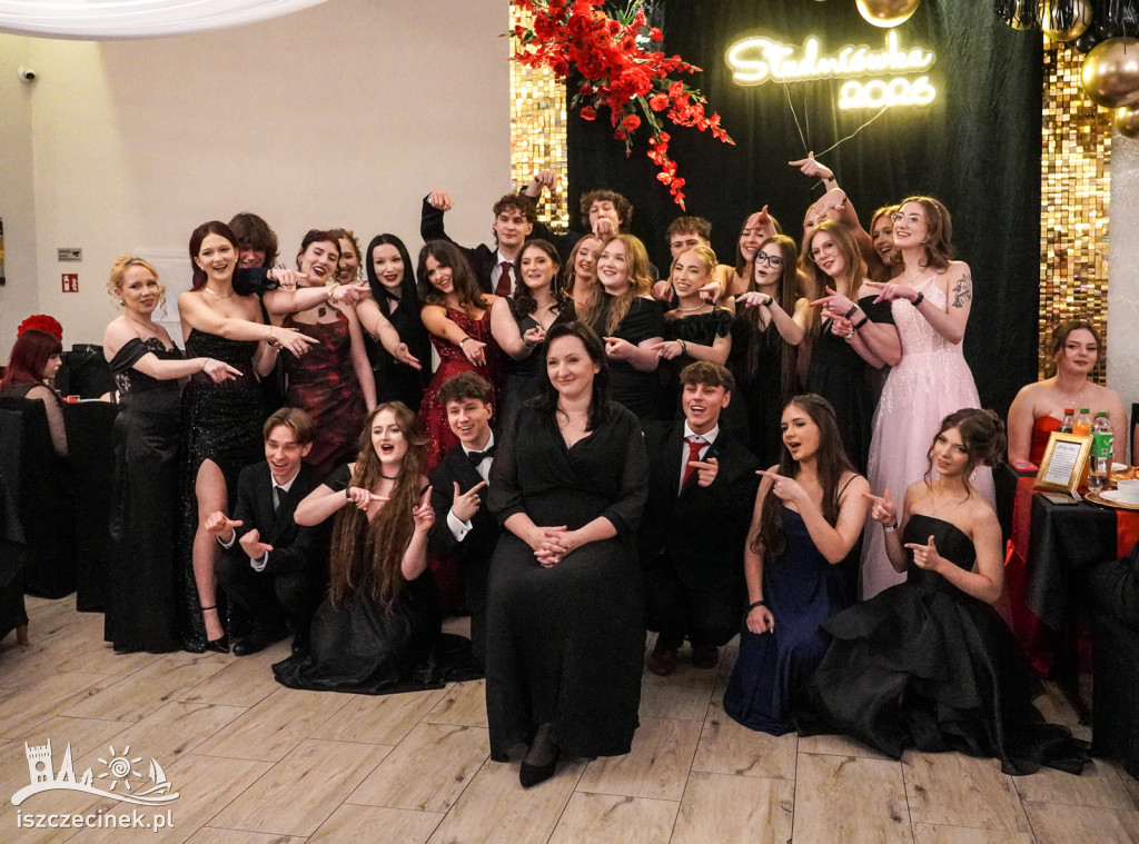 Studniówka Ekonomika w Szczecinku. Bal maturzystów