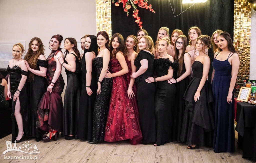 Studniówka Ekonomika w Szczecinku. Bal maturzystów