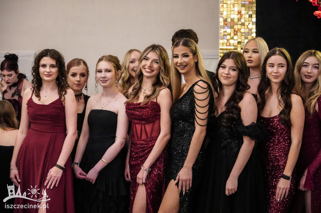 Studniówka Ekonomika w Szczecinku. Bal maturzystów