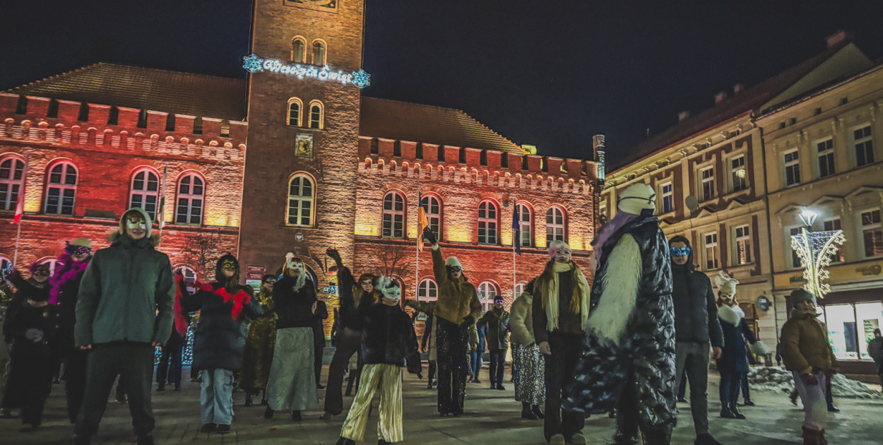Karnawał wystartował. Taniec na Placu Wolności