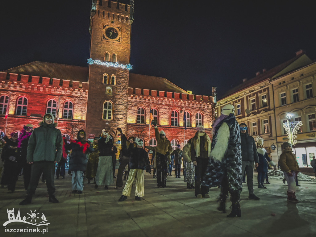 Karnawał wystartował. Taniec na Placu Wolności