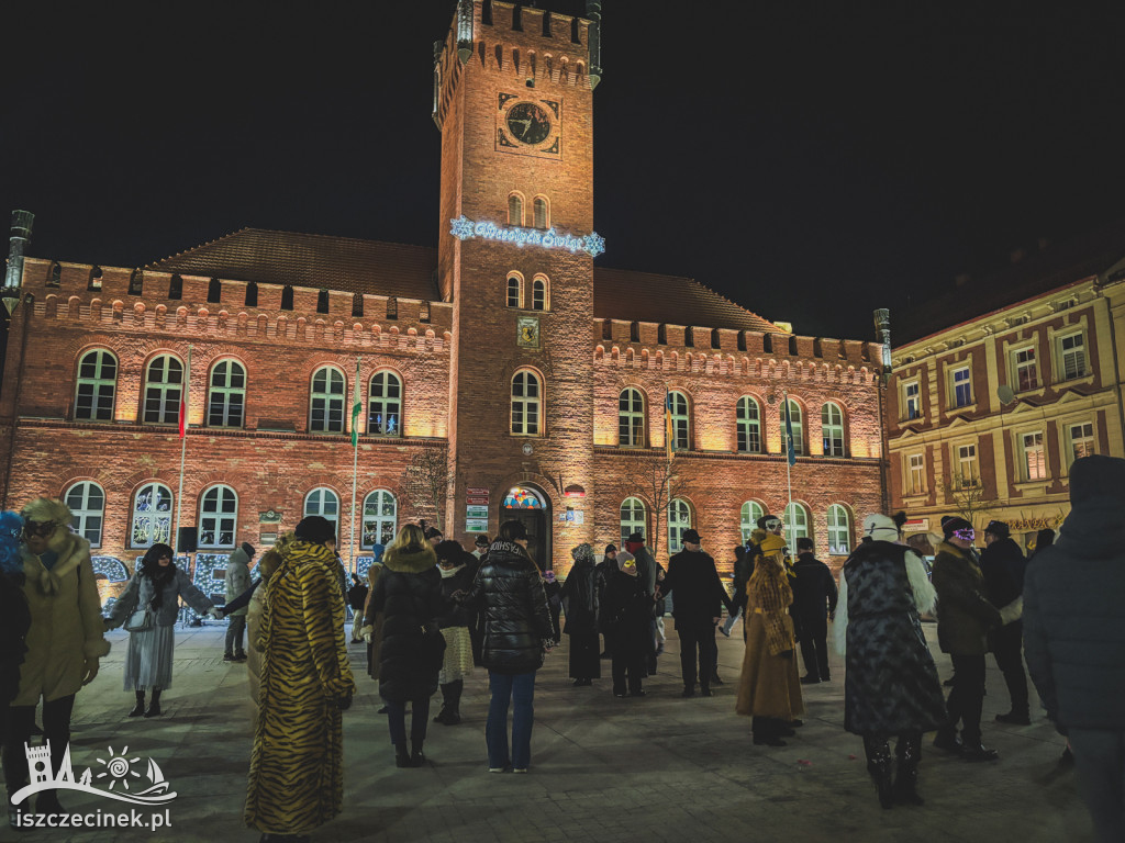 Karnawał wystartował. Taniec na Placu Wolności